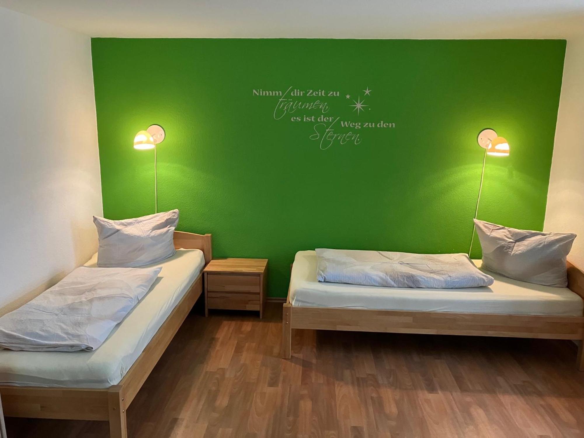 Ferienwohnung Morgensonne Am Kurpark Bad Berka - Parkplatz - Spielplatz - Wlan - 2 Schlafzimmer Exterior foto